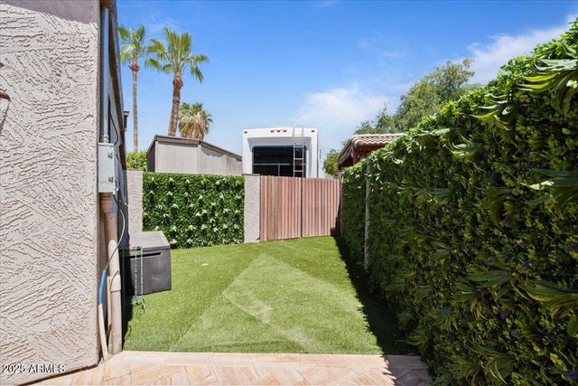 1670 E WHITTEN Street, Chandler, AZ 85225