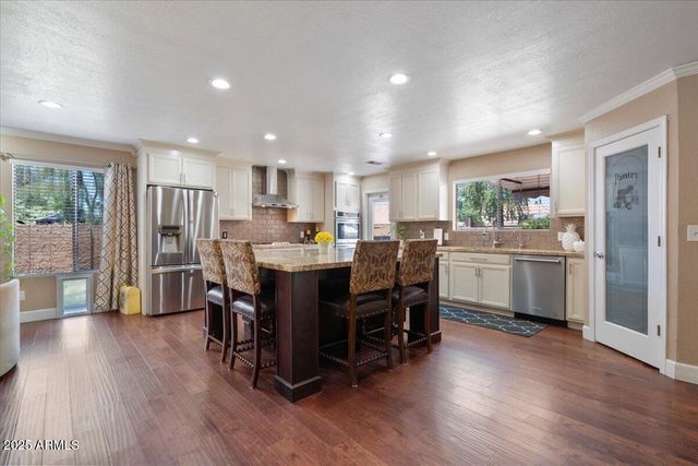 1670 E WHITTEN Street, Chandler, AZ 85225