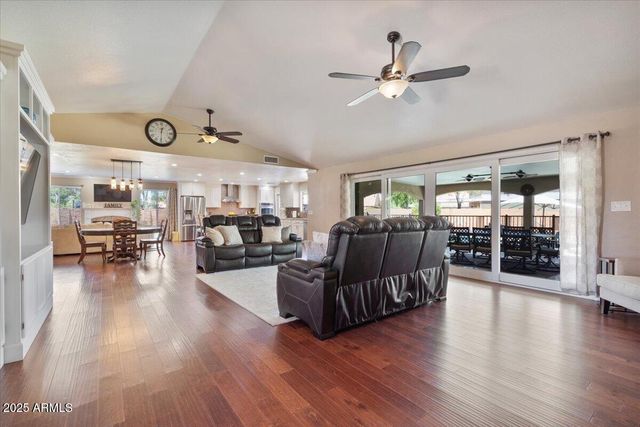 1670 E WHITTEN Street, Chandler, AZ 85225