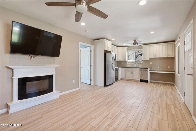 1670 E WHITTEN Street, Chandler, AZ 85225