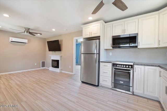 1670 E WHITTEN Street, Chandler, AZ 85225