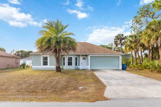 308 NW Tamarind Circle NW 41, Palm Bay, FL 32907