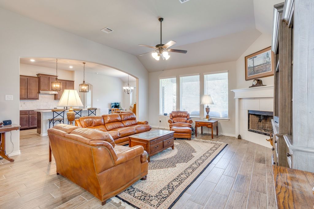 1008 Wildwood Drive, Joshua, TX 76058 — photo 3