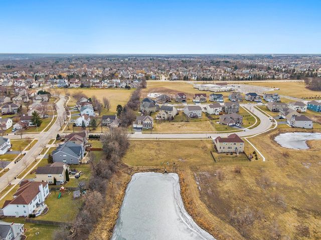 1530 Westbourne Parkway, Algonquin, IL 60102