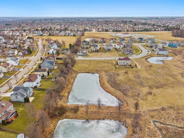 1530 Westbourne Parkway, Algonquin, IL 60102