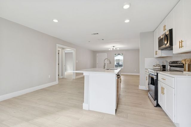 2148 Kathleen Avenue, Dallas, TX 75216