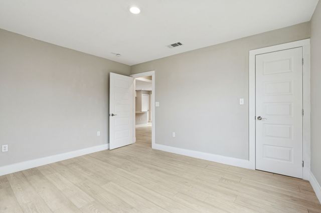 2148 Kathleen Avenue, Dallas, TX 75216