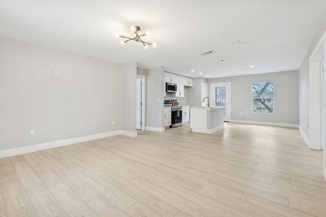 2148 Kathleen Avenue, Dallas, TX 75216