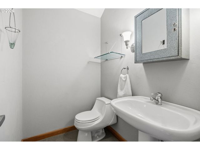 41577 DEERHORN Rd, Springfield, OR 97478