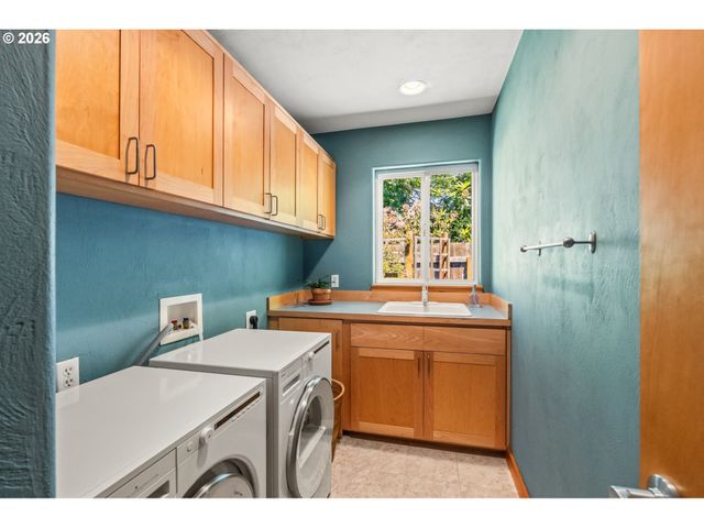 41577 DEERHORN Rd, Springfield, OR 97478