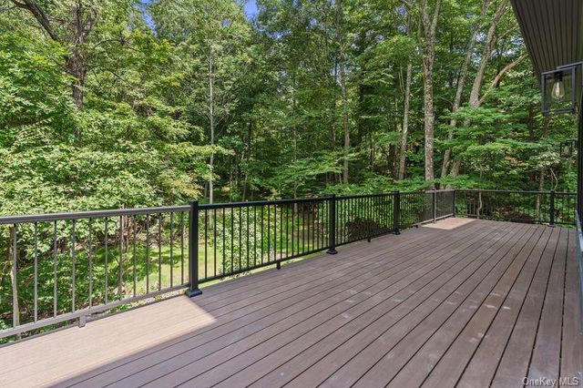 86 Old Logging Road, Bedford, NY 10506