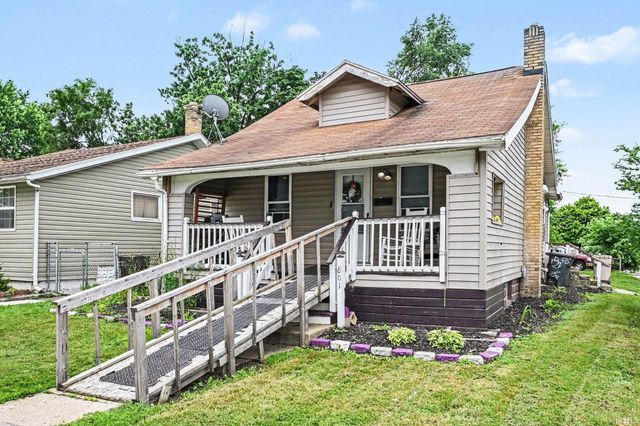 801 Dundee Street, South Bend, IN 46619