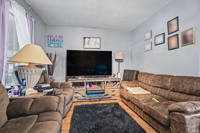 801 Dundee Street, South Bend, IN 46619