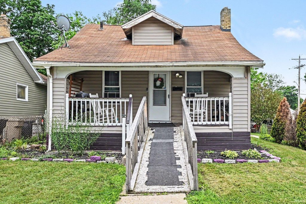 801 Dundee Street, South Bend, IN 46619