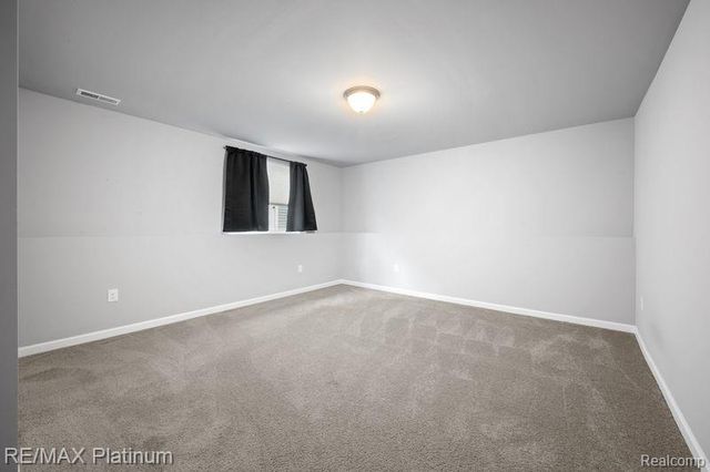 2869 W Sycamore River Drive, Fowlerville, MI 48836
