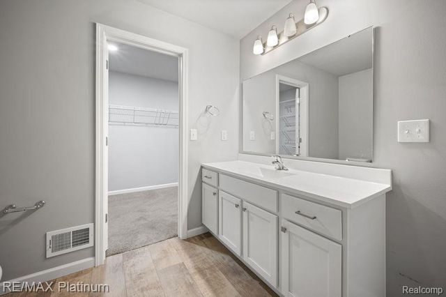 2869 W Sycamore River Drive, Fowlerville, MI 48836