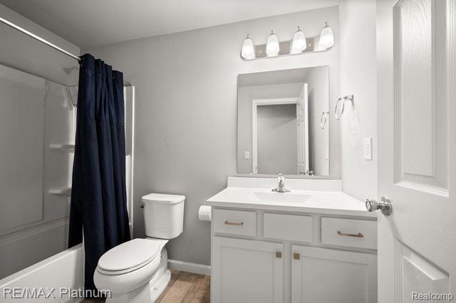 2869 W Sycamore River Drive, Fowlerville, MI 48836