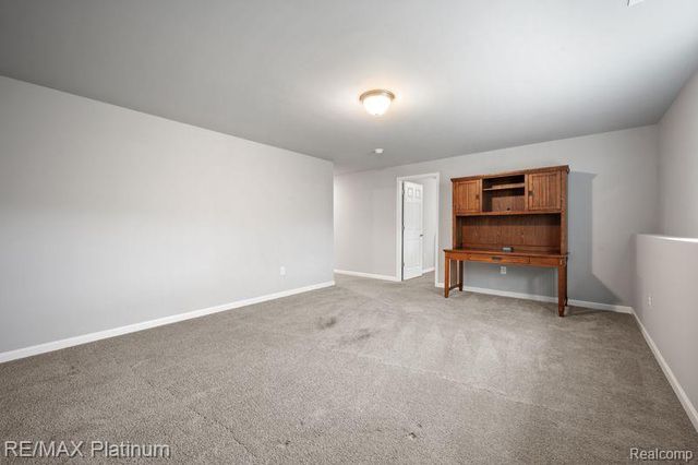 2869 W Sycamore River Drive, Fowlerville, MI 48836
