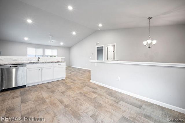 2869 W Sycamore River Drive, Fowlerville, MI 48836