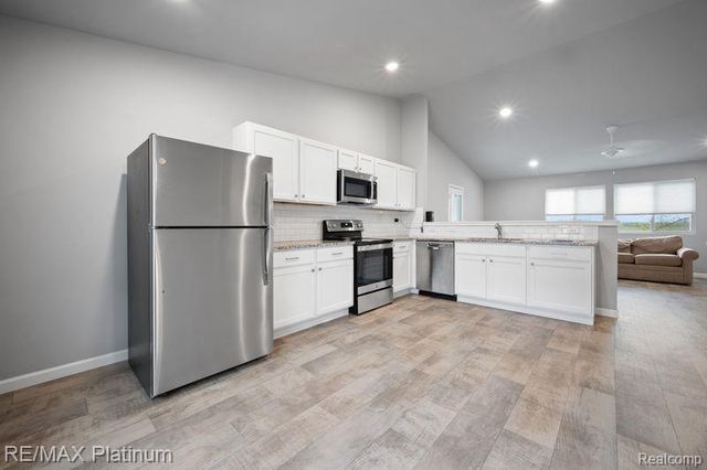 2869 W Sycamore River Drive, Fowlerville, MI 48836