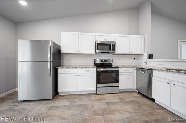 2869 W Sycamore River Drive, Fowlerville, MI 48836