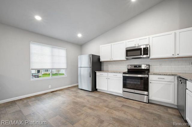2869 W Sycamore River Drive, Fowlerville, MI 48836