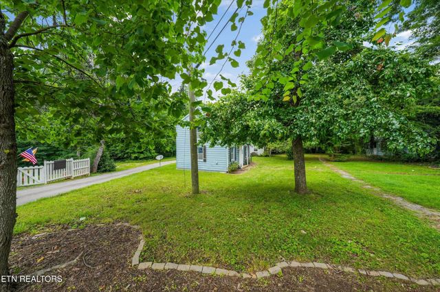 224 Oak Rd, Norris, TN 37828