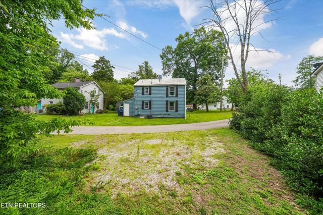 224 Oak Rd, Norris, TN 37828