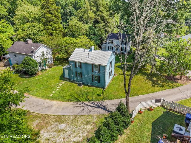 224 Oak Rd, Norris, TN 37828