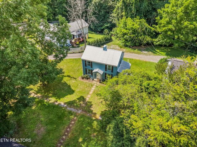 224 Oak Rd, Norris, TN 37828