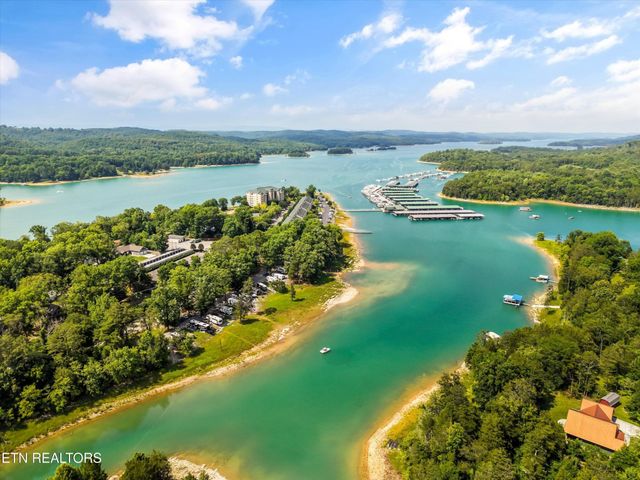 224 Oak Rd, Norris, TN 37828