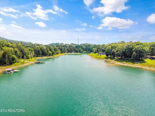 224 Oak Rd, Norris, TN 37828