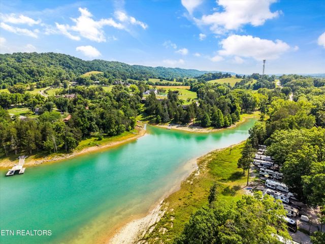 224 Oak Rd, Norris, TN 37828