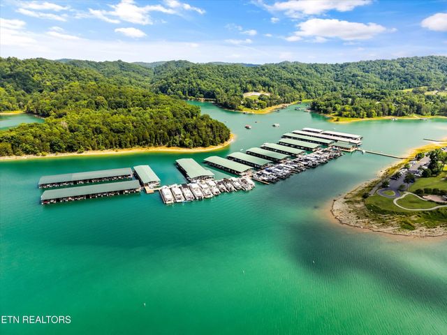 224 Oak Rd, Norris, TN 37828