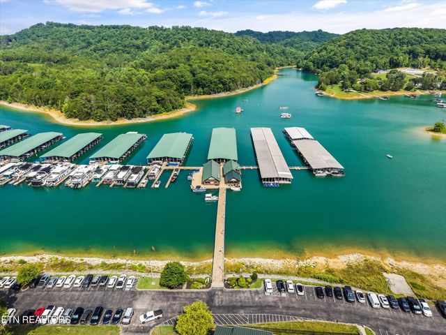 224 Oak Rd, Norris, TN 37828