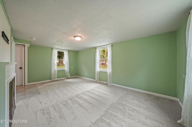 224 Oak Rd, Norris, TN 37828