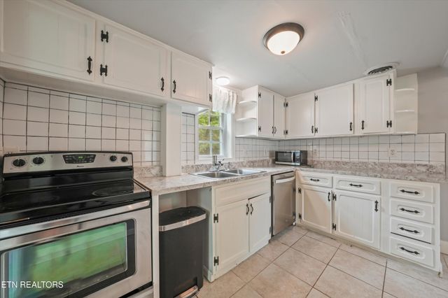 224 Oak Rd, Norris, TN 37828