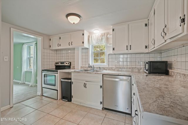 224 Oak Rd, Norris, TN 37828