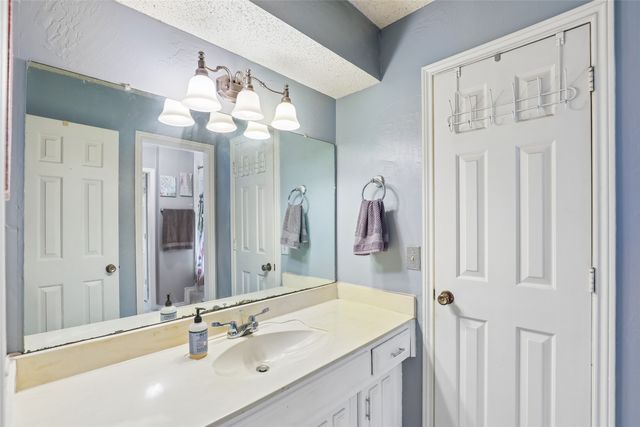 1549 Oak Creek Drive, Lewisville, TX 75077