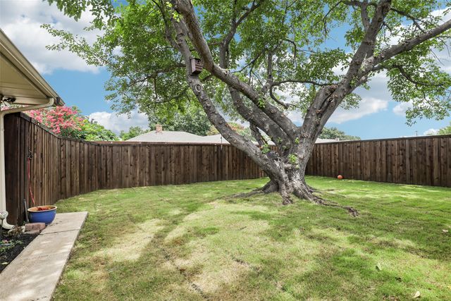 1549 Oak Creek Drive, Lewisville, TX 75077