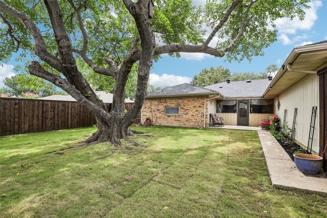 1549 Oak Creek Drive, Lewisville, TX 75077