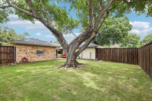1549 Oak Creek Drive, Lewisville, TX 75077