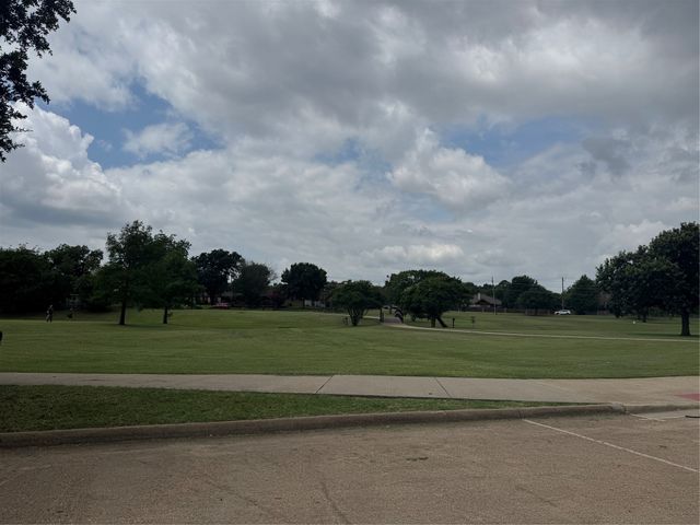 1549 Oak Creek Drive, Lewisville, TX 75077