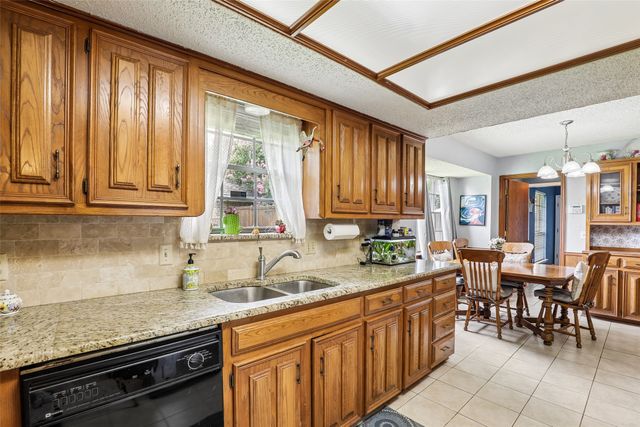 1549 Oak Creek Drive, Lewisville, TX 75077