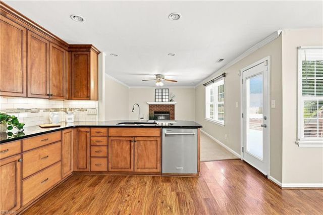 1088 Heatherwood DR, Virginia Beach, VA 23455