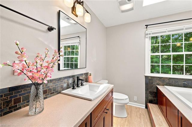 1088 Heatherwood DR, Virginia Beach, VA 23455