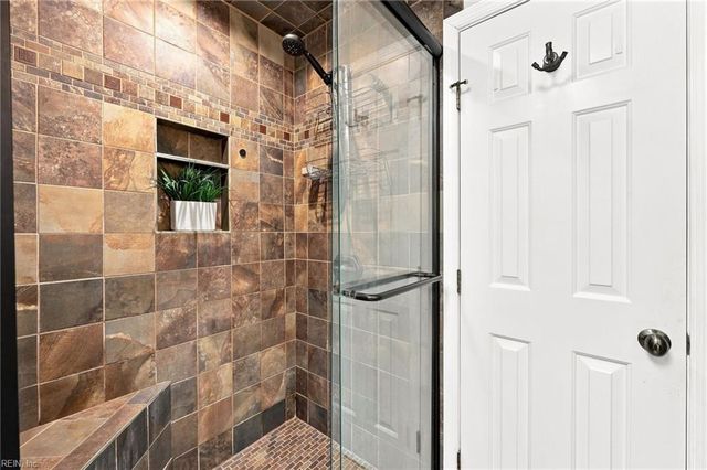 1088 Heatherwood DR, Virginia Beach, VA 23455