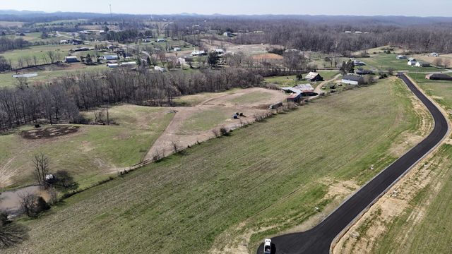 240 Daniel Lane, Westmoreland, TN 37186
