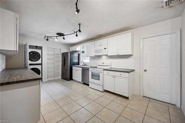 3141 Bomar DR, Chesapeake, VA 23321