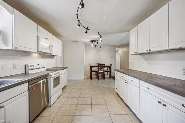 3141 Bomar DR, Chesapeake, VA 23321